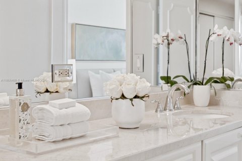 Condominio en venta en Miami, Florida, 2 dormitorios, 196.4 m2 № 1880084 - foto 26