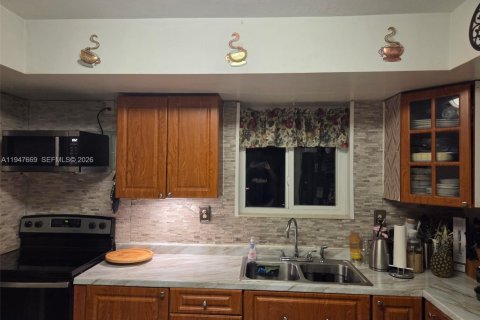 Casa en Plantation, Florida 3 dormitorios, 129.41 m2 № 2005326