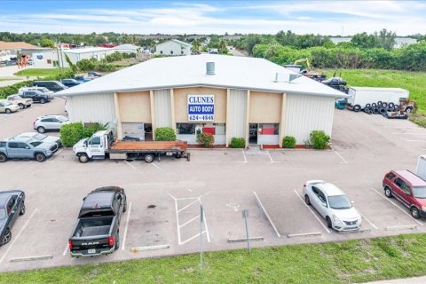 Commercial property in Punta Gorda, Florida 371.61 sq.m. № 2208811 - photo 4