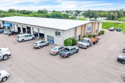 Commercial property in Punta Gorda, Florida 371.61 sq.m. № 2208811 - photo 3