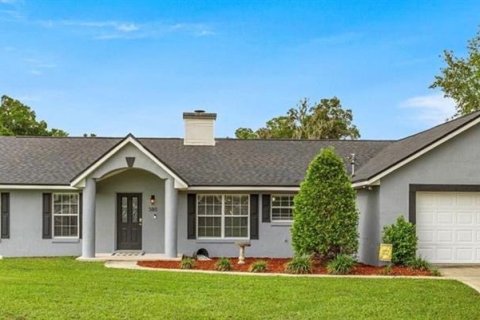 House in Ocala, Florida 3 bedrooms, 178.74 sq.m. № 1771958 - photo 1