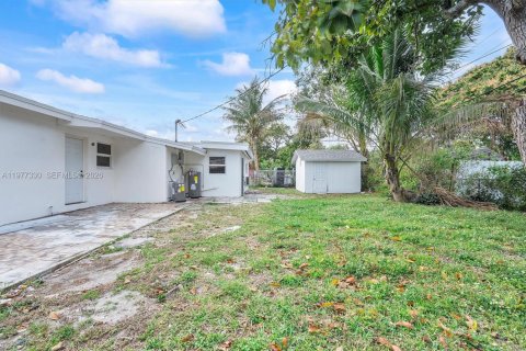 Commercial property in Miami, Florida 218.78 sq.m. № 2041783 - photo 29