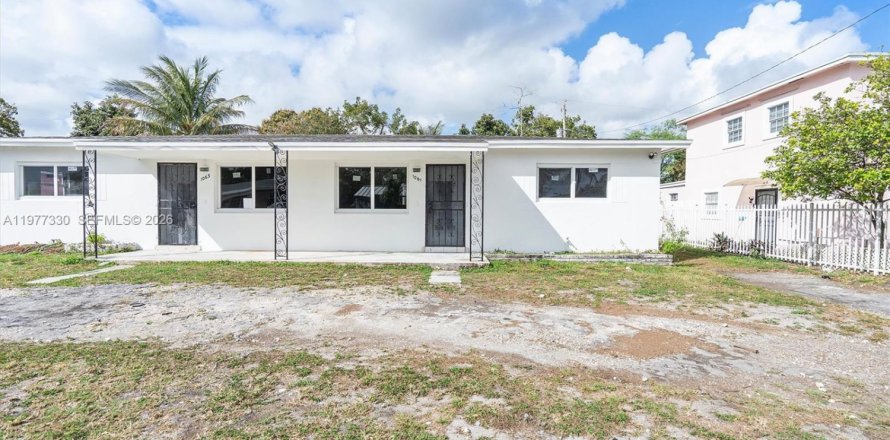 Commercial property in Miami, Florida 218.78 sq.m. № 2041783