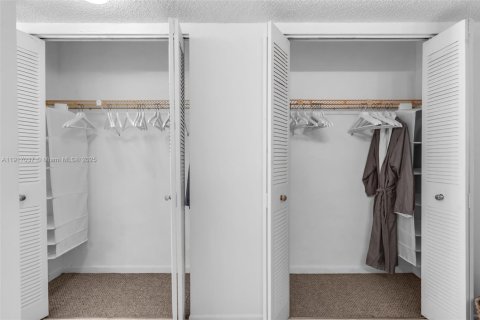 Copropriété à louer à Key Biscayne, Floride: 2 chambres, 121.79 m2 № 1973827 - photo 19