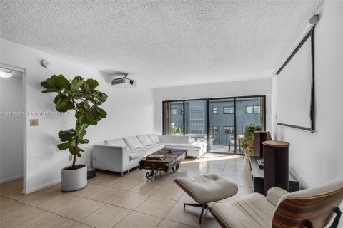 Copropriété à louer à Key Biscayne, Floride: 2 chambres, 121.79 m2 № 1973827 - photo 6