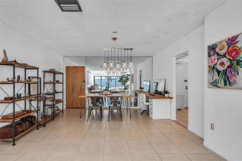 Copropriété à louer à Key Biscayne, Floride: 2 chambres, 121.79 m2 № 1973827 - photo 8