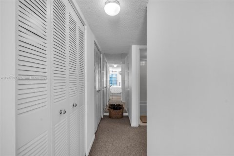 Copropriété à louer à Key Biscayne, Floride: 2 chambres, 121.79 m2 № 1973827 - photo 16