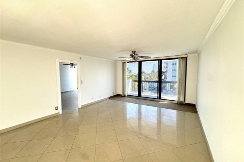 Купить кондоминиум в Форт-Лодердейл, Флорида 4 комнаты, 95.88м2, № 2084468 - фото 5