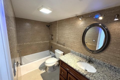 Купить кондоминиум в Форт-Лодердейл, Флорида 4 комнаты, 95.88м2, № 2084468 - фото 7