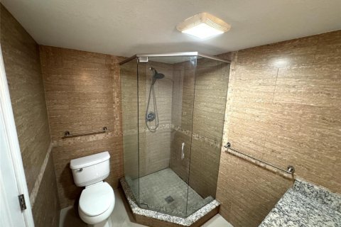 Купить кондоминиум в Форт-Лодердейл, Флорида 4 комнаты, 95.88м2, № 2084468 - фото 20