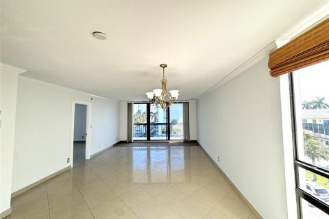 Купить кондоминиум в Форт-Лодердейл, Флорида 4 комнаты, 95.88м2, № 2084468 - фото 6