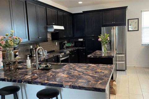 Touwnhouse à vendre à Pembroke Pines, Floride: 3 chambres, 188.87 m2 № 2087275 - photo 8