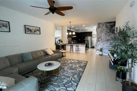 Touwnhouse à vendre à Pembroke Pines, Floride: 3 chambres, 188.87 m2 № 2087275 - photo 16