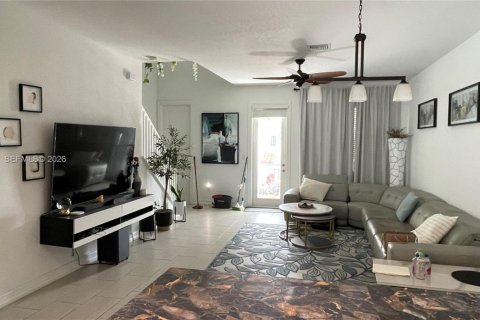 Touwnhouse à vendre à Pembroke Pines, Floride: 3 chambres, 188.87 m2 № 2087275 - photo 14