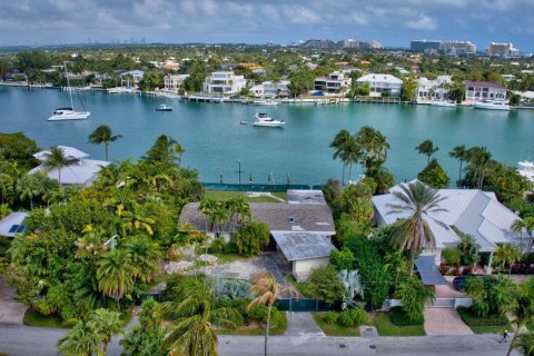 Casa en venta en Key Biscayne, Florida, 4 dormitorios, 209.49 m2 № 2253951 - foto 8