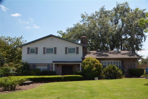House in Longwood, Florida 4 bedrooms, 248.05 sq.m. № 2356191
