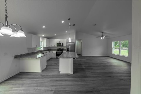 House in Ocklawaha, Florida 3 bedrooms, 153.66 sq.m. № 2258306 - photo 9