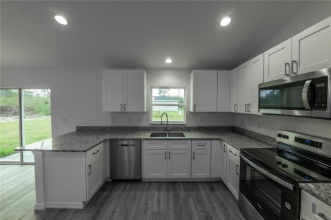 House in Ocklawaha, Florida 3 bedrooms, 153.66 sq.m. № 2258306 - photo 11