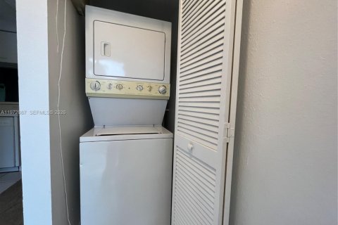 Купить таунхаус в Тамарак, Флорида 2 спальни, 103.12м2, № 2042289 - фото 16