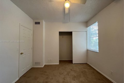 Купить таунхаус в Тамарак, Флорида 2 спальни, 103.12м2, № 2042289 - фото 13