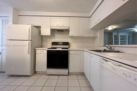 Купить таунхаус в Тамарак, Флорида 2 спальни, 103.12м2, № 2042289 - фото 3