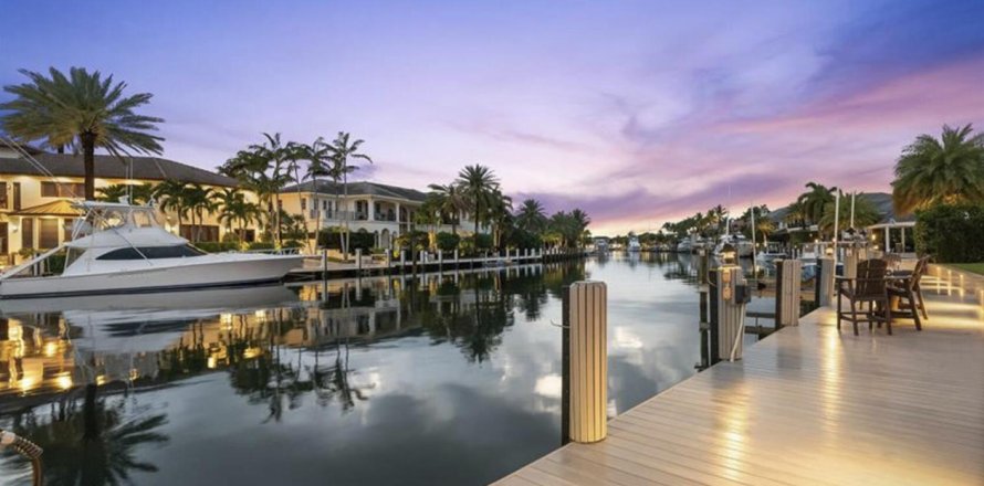 Casa en Lighthouse Point, Florida 4 dormitorios, 347.18 m2 № 2185027