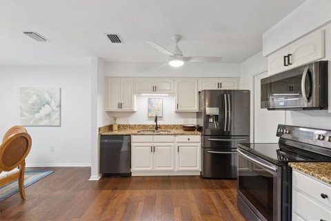 Condo in Melbourne, Florida, 2 bedrooms  № 1894098 - photo 5
