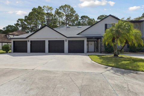 Condo in Melbourne, Florida, 2 bedrooms  № 1894098 - photo 1