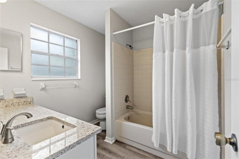 Condominio en venta en Gainesville, Florida, 3 dormitorios, 119.84 m2 № 1690231 - foto 18