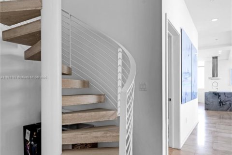 Condo in Miami Beach, Florida, 3 bedrooms  № 1942160 - photo 14