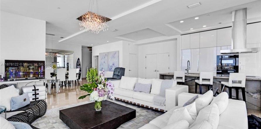 Condo in Miami Beach, Florida, 3 bedrooms  № 1942160