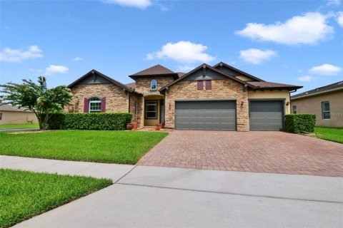 House in Ocoee, Florida 4 bedrooms, 327.67 sq.m. № 2215925 - photo 4