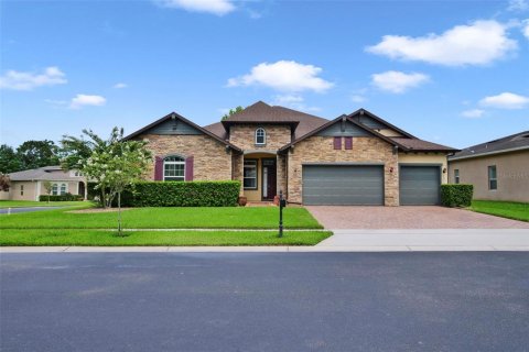 House in Ocoee, Florida 4 bedrooms, 327.67 sq.m. № 2215925 - photo 3