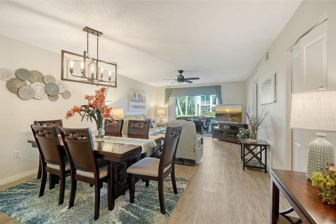 Condo in Sarasota, Florida, 2 bedrooms  № 2419562 - photo 6