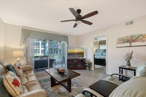 Condo in Sarasota, Florida, 2 bedrooms  № 2419562 - photo 4