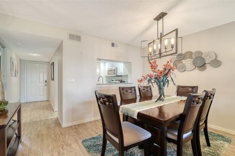 Condo in Sarasota, Florida, 2 bedrooms  № 2419562 - photo 7