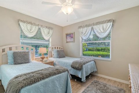 Condo in Sarasota, Florida, 2 bedrooms  № 2419562 - photo 12