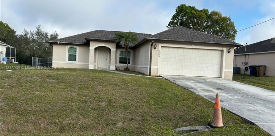Villa ou maison à Lehigh Acres, Floride 3 chambres, 128.02 m2 № 1826051