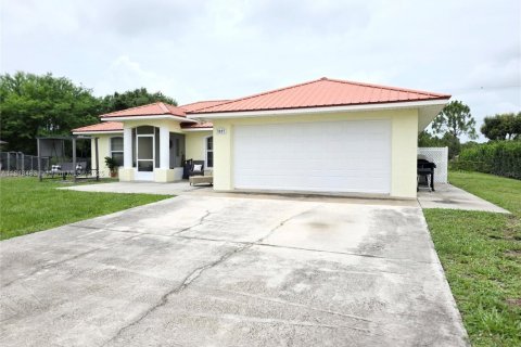 Casa en venta en Okeechobee, Florida, 3 dormitorios, 135.27 m2 № 1775765 - foto 2