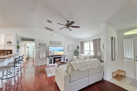 Casa en venta en Okeechobee, Florida, 3 dormitorios, 135.27 m2 № 1775765 - foto 17