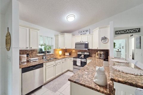 Casa en venta en Okeechobee, Florida, 3 dormitorios, 135.27 m2 № 1775765 - foto 8