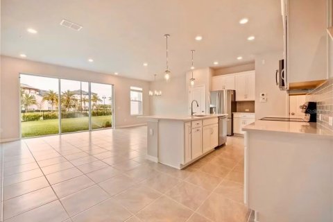 Touwnhouse à vendre à Lake Mary, Floride: 3 chambres, 177.07 m2 № 2381042 - photo 4