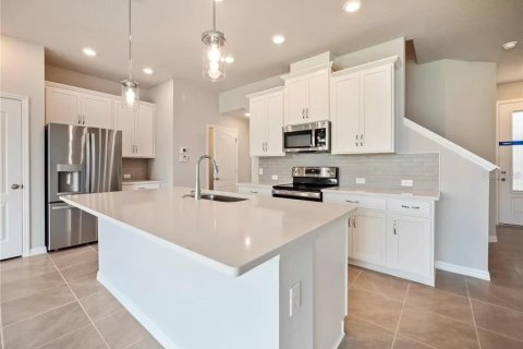 Touwnhouse à vendre à Lake Mary, Floride: 3 chambres, 177.07 m2 № 2381042 - photo 3
