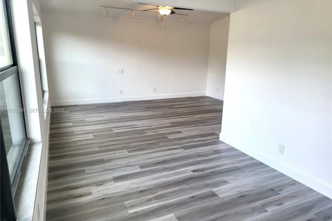 Condo in Plantation, Florida, 4 bedrooms  № 1991919 - photo 19