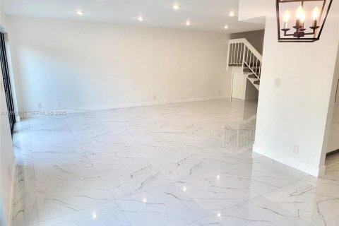 Condo in Plantation, Florida, 4 bedrooms  № 1991919 - photo 11