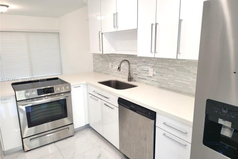 Condo in Plantation, Florida, 4 bedrooms  № 1991919 - photo 3