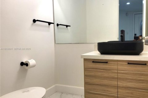 Condo in Plantation, Florida, 4 bedrooms  № 1991919 - photo 16