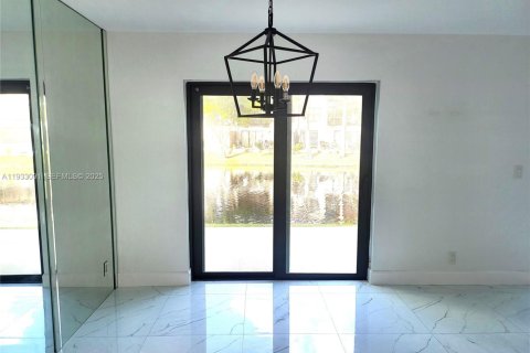 Condo in Plantation, Florida, 4 bedrooms  № 1991919 - photo 13