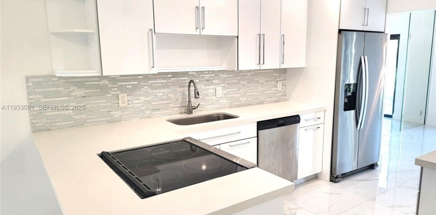 Condo in Plantation, Florida, 4 bedrooms  № 1991919