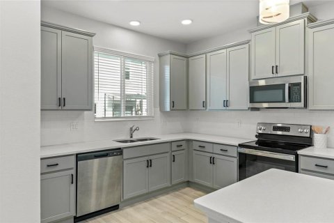 Townhouse in Oviedo, Florida 3 bedrooms, 154.78 sq.m. № 2149937 - photo 10